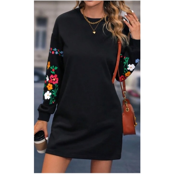021 Luxe Floral Print Oversized Long Sleeve Dress - Picture 3 of 5